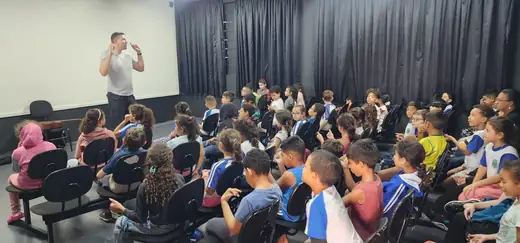 Aula do projeto de música na EMEB Aparecida Elias Draibe, em Maio de 2026