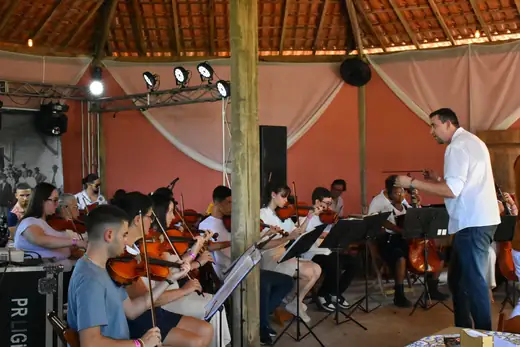 Apresentação de Orquestra de Cordas de Cajuru no I Festival da Diversidade Cultural