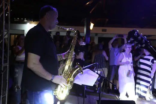 Apresentação de Elton J no II Festival da Diversidade Cultural